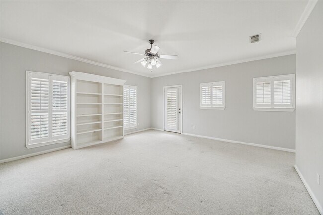 Building Photo - 523 Archwood Trail