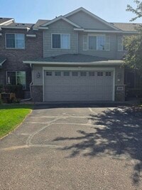 Building Photo - 860 Independence Dr