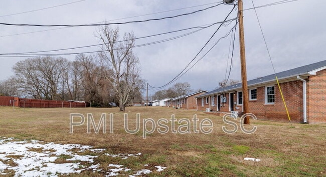 Building Photo - 101a Looneybrook Dr