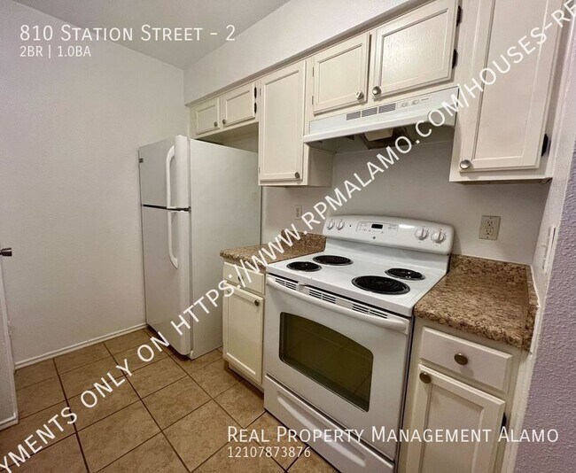 Building Photo - 810 Station St