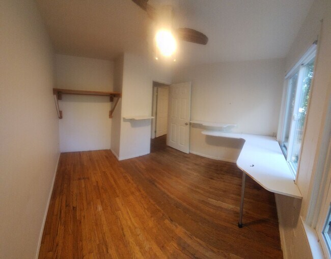 Building Photo - 1690 Phillips Ln