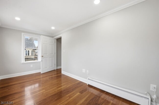 Building Photo - 16 Munn St