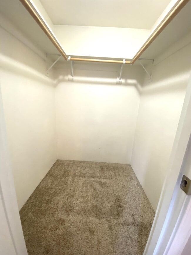 Building Photo - 1414 Pheasant Way