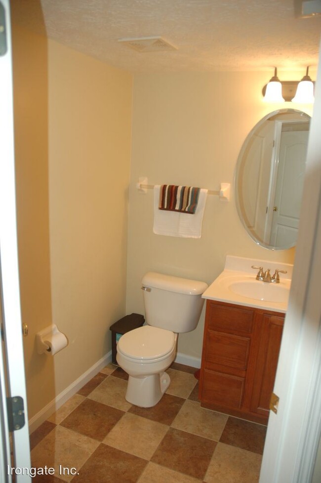 Building Photo - 4 br, 2.5 bath House - 1058 Whitetail Dr