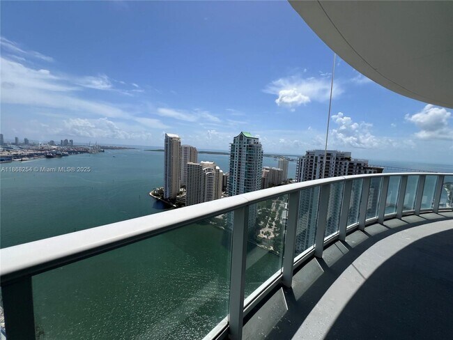 Building Photo - 300 S Biscayne Blvd