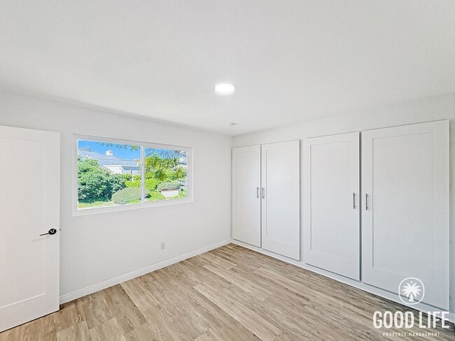 Building Photo - Bright, Newly Renovated 2BR in Peaceful UTC Community