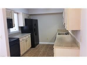 Building Photo - COMING OCTOBER 2026!! 2 BED 2 BATHS!