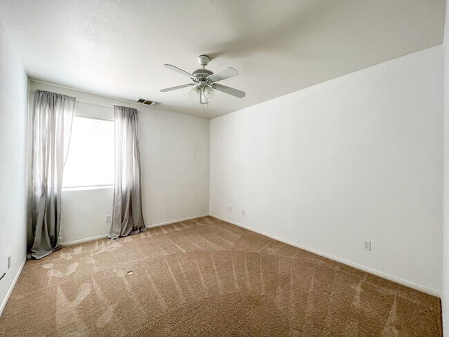 Building Photo - MOVE IN SPECIAL: $200 OFF FIRST MONTHS RENT!*