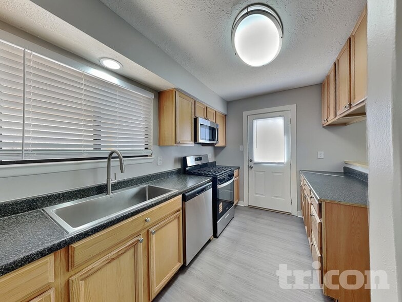 Building Photo - 8712 Plymouth Rock Rd NE