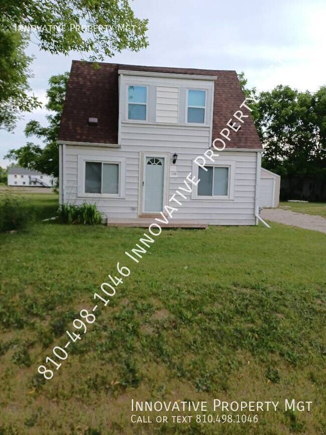 Primary Photo - Recently refinished 3 bedroom , 1 bath home!