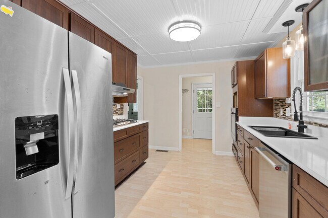 Building Photo - 315 Rabun Valley Ln