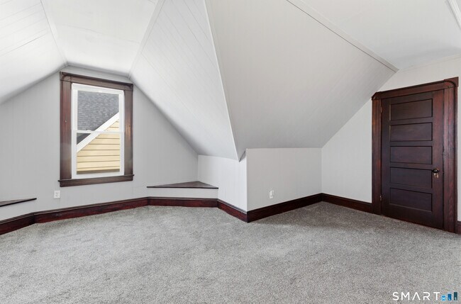 Building Photo - 198 Oxford St