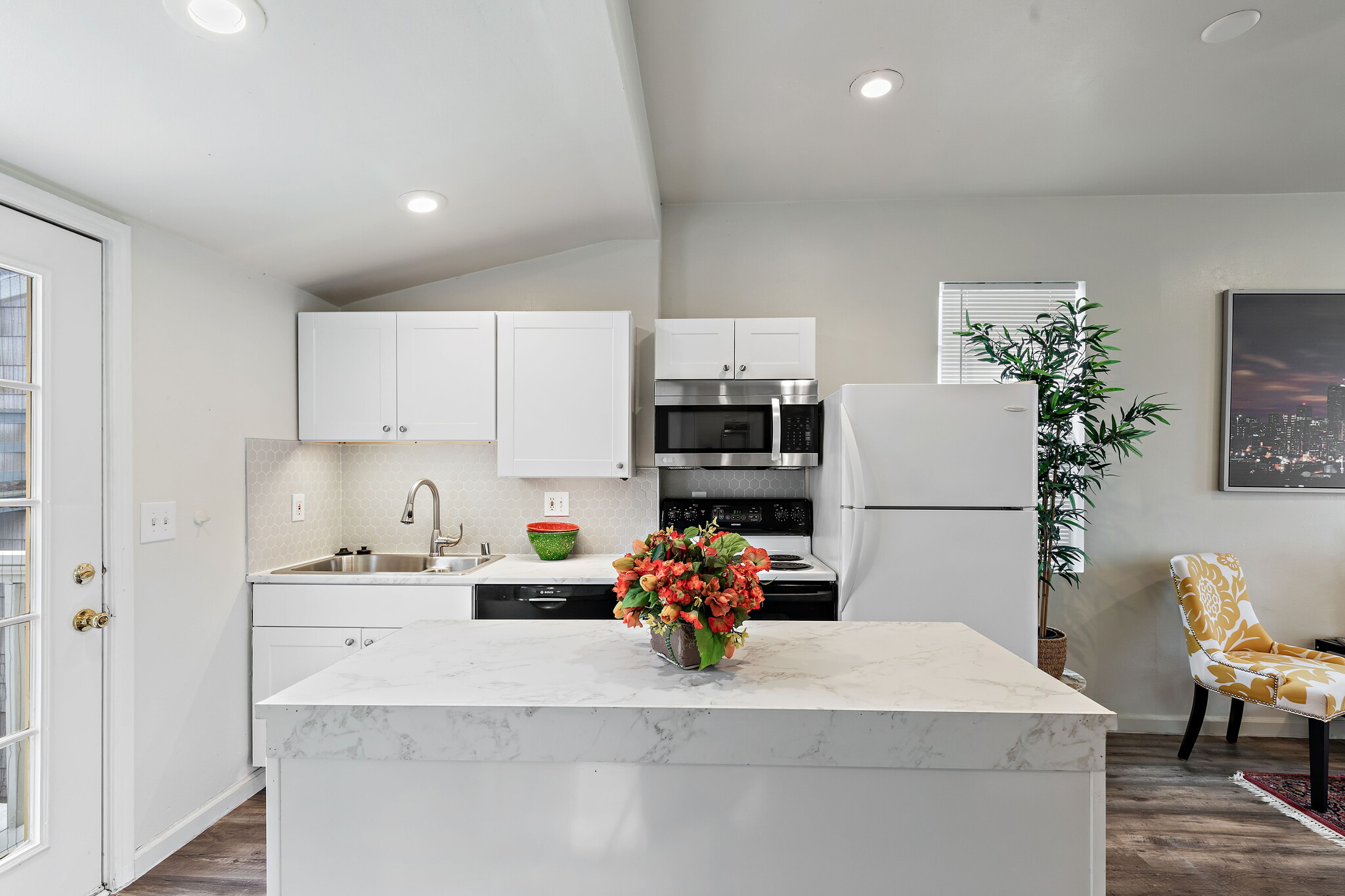 Kitchen - 1521 E Spruce St
