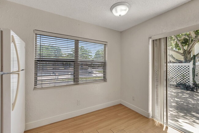 Building Photo - 4004 Medford Ct