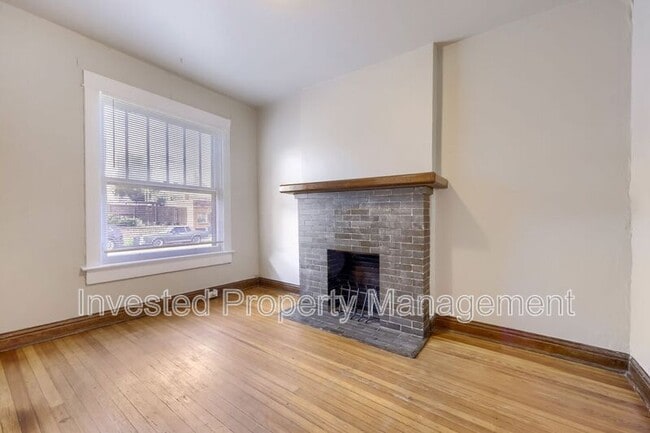 Building Photo - 533 E 6th Ave