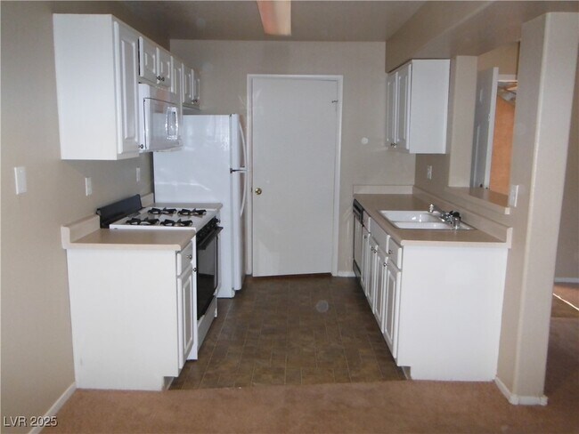 Building Photo - 2120 Ramrod Ave