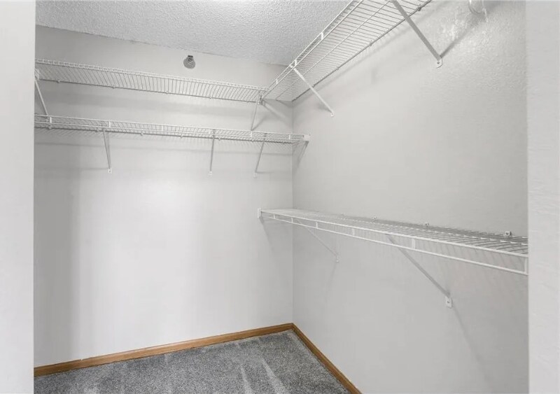Building Photo - 1321 Lake Dr W