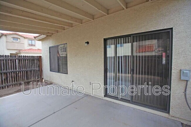 Building Photo - 1505 E Sahuaro Dr