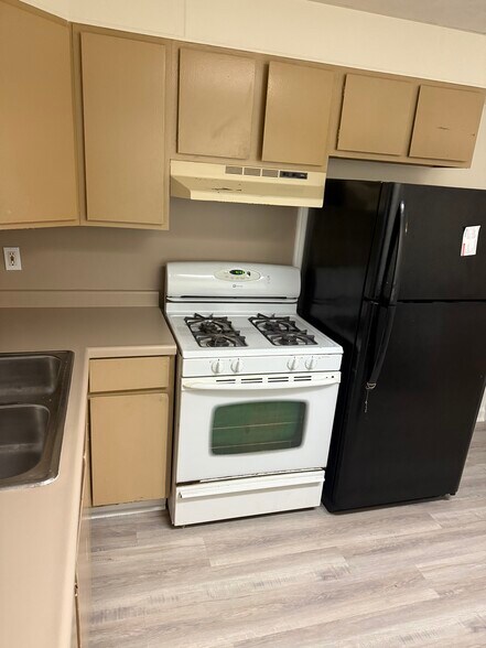 Building Photo - 235 Scott St