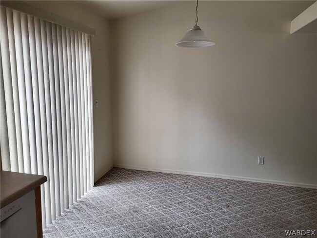 Building Photo - 9842 S Phoenix Dr