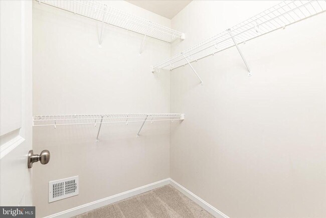 Building Photo - 140 Tye Ct