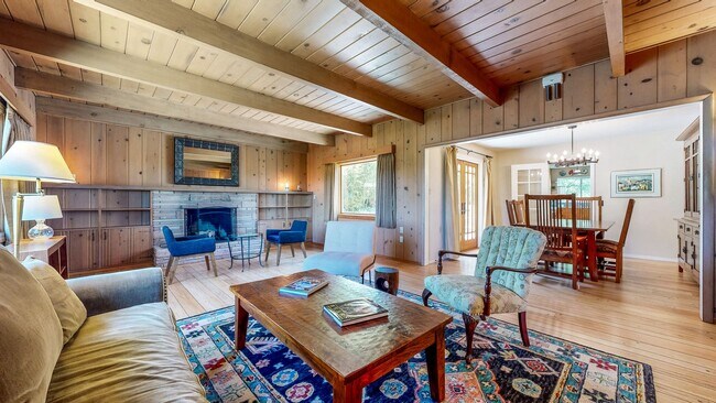 Building Photo - 4560 Sullivan Ct