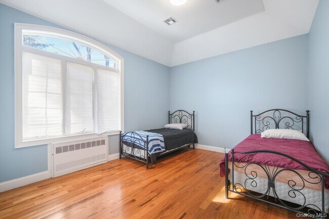 Building Photo - 13 White Birch Dr