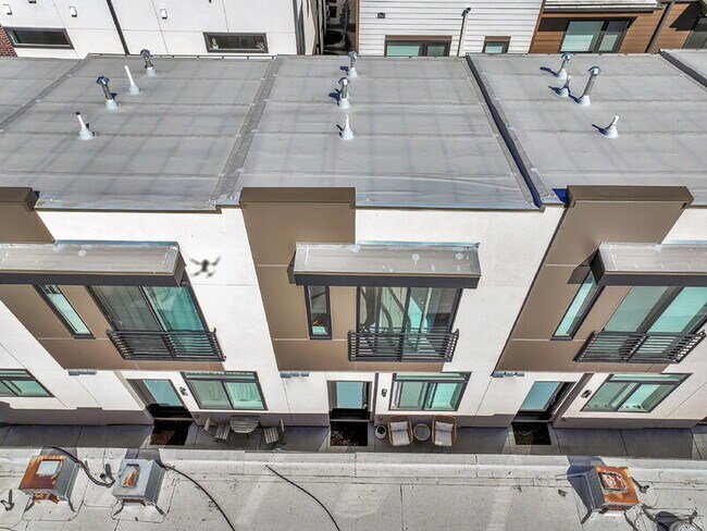 Building Photo - 4432 Tennyson St