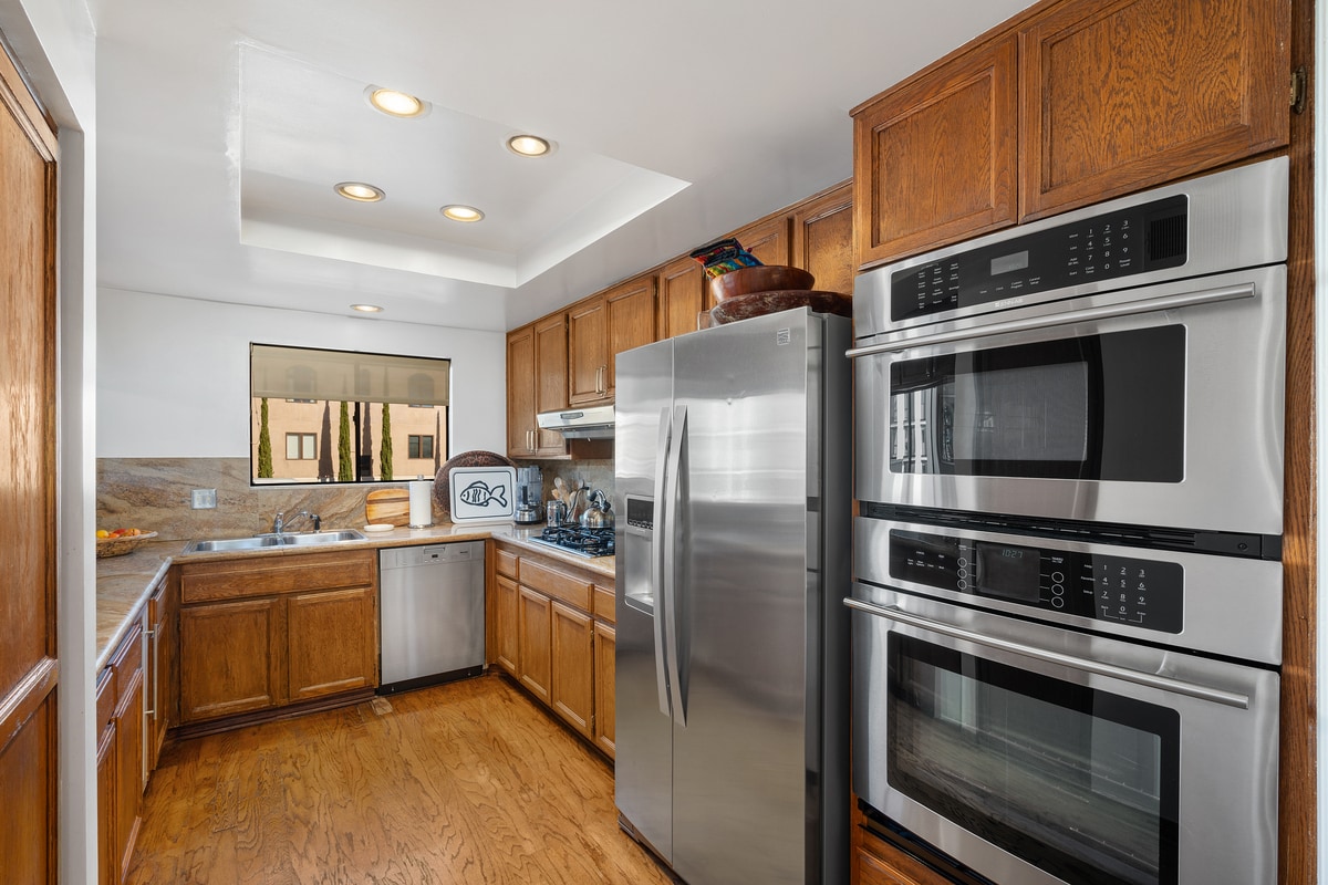 Kitchen - 432 S Hamel Rd