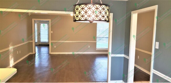 Building Photo - Spacious 3 Bedroom 2 Bath home