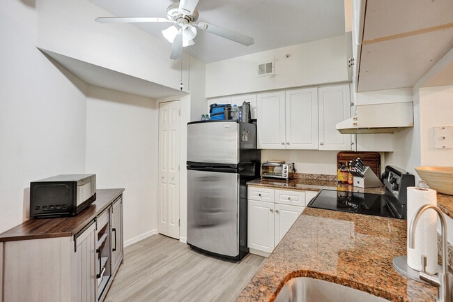 Building Photo - 2113 Tuscany Way