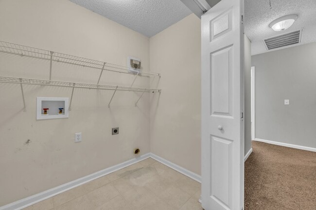 Building Photo - 765 Canyon Oak Loop