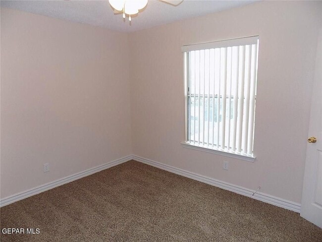 Building Photo - 5473 Roger Maris Dr