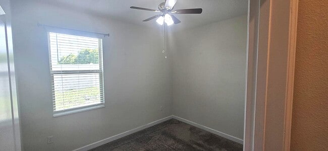 Building Photo - 212 Bergamot Lp