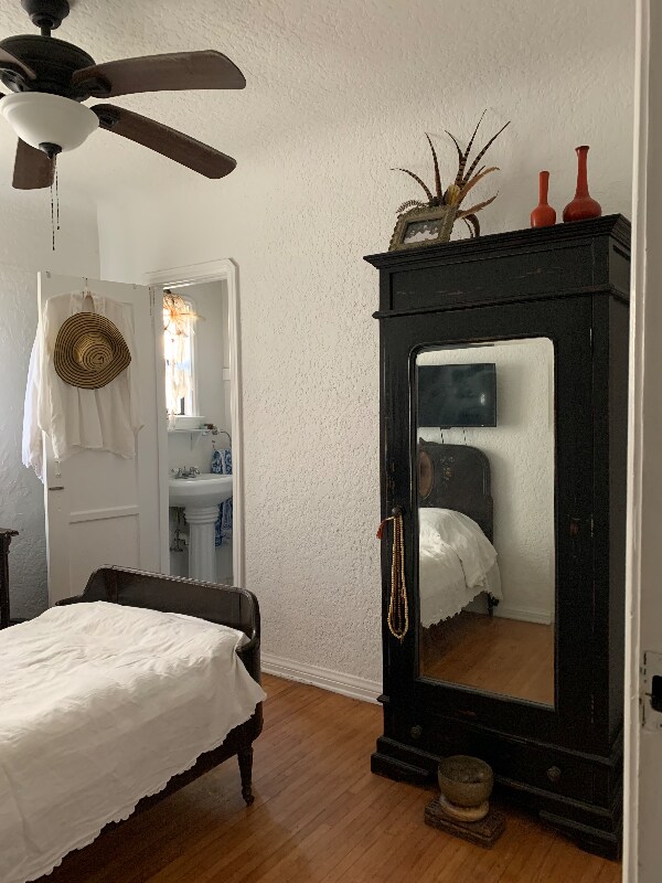 Building Photo - 6 Gundry Ave