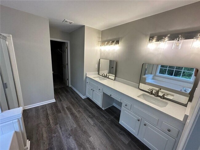 Building Photo - 6345 Turfway Dr