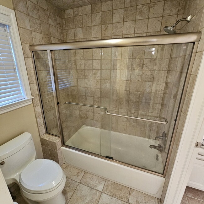 Building Photo - 3 Bedroom, 2.5 Bath Townhome Near Lake St. Clair with Finished Basement, Attached Oversized 2 Car...