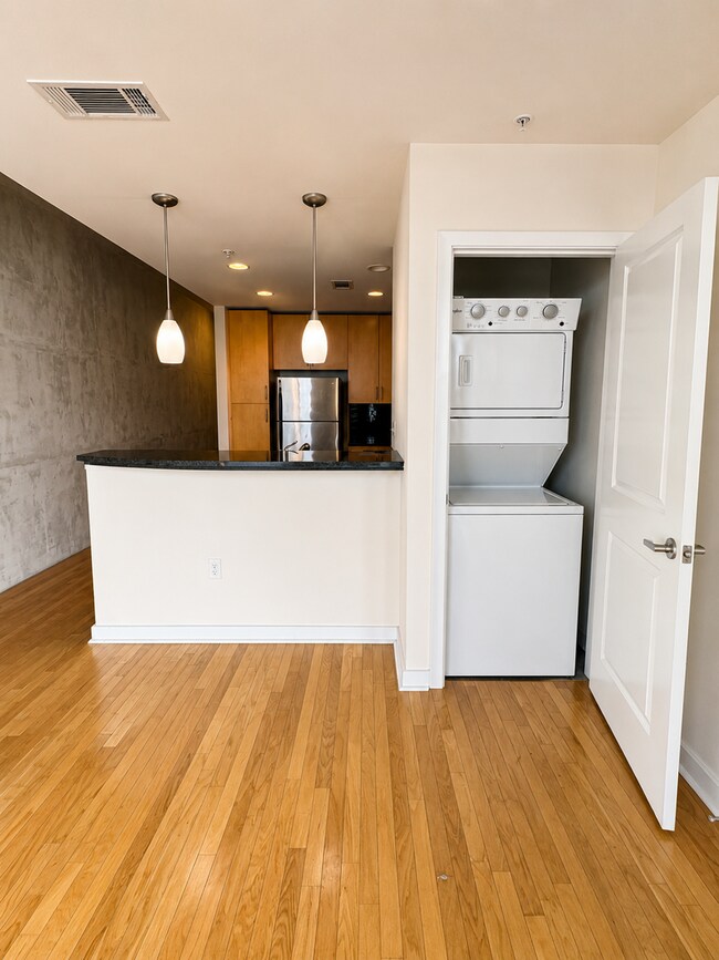 Building Photo - Condo High Rise - Lady Bird Lake Views