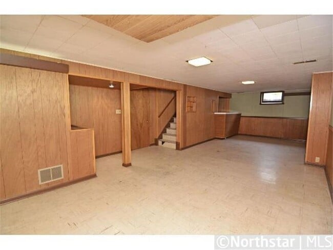 Primary Photo - Charming Home in Desirable Bloomington Loc...