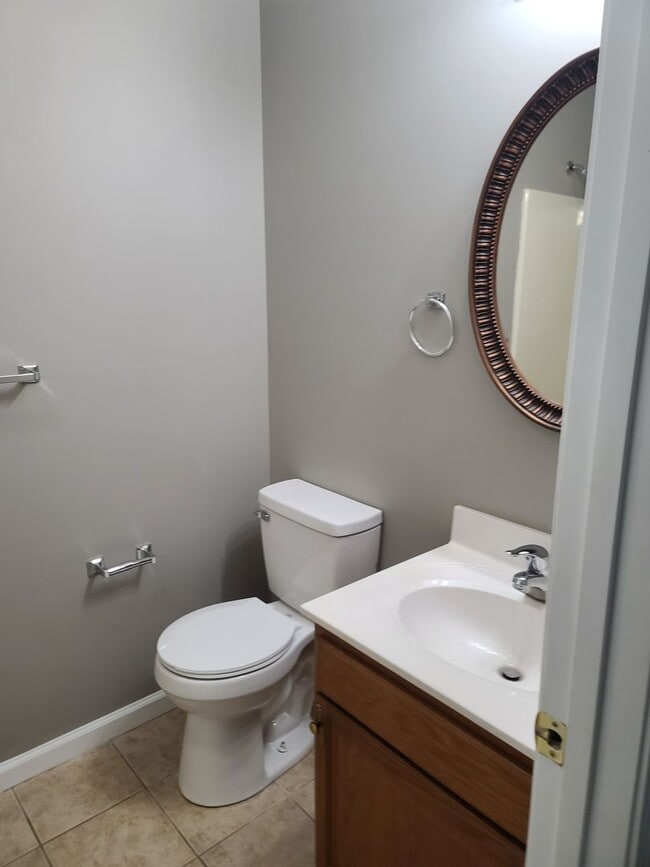 Building Photo - 3 Bedroom 2 1/2 bath Townhome for Rent in Waynesboro