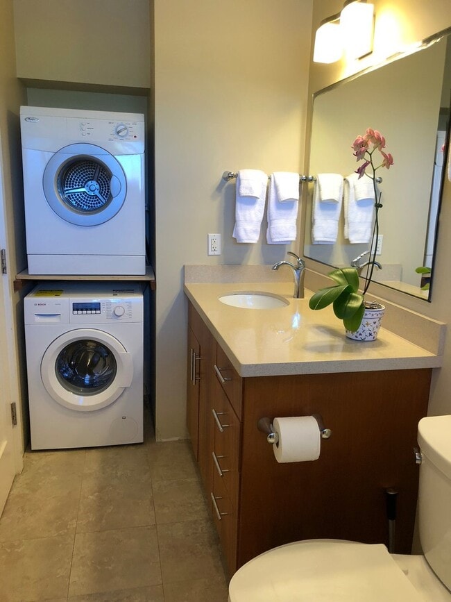 Building Photo - Private Lane - Kailua Beach! Fully Furnished ALL utilities included.