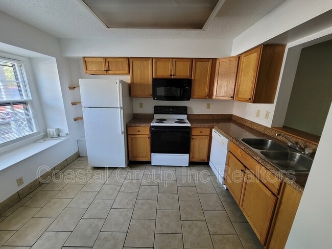 Building Photo - 921 Wildwood Square Ct