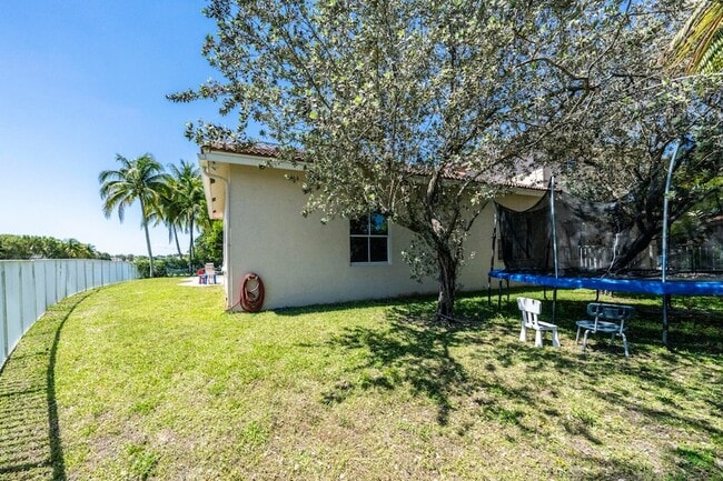 Building Photo - 1250 Placid Ct