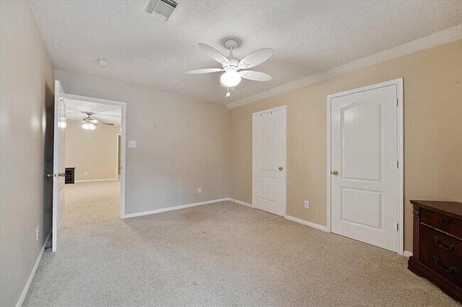 Building Photo - 4426 Park Bend Dr