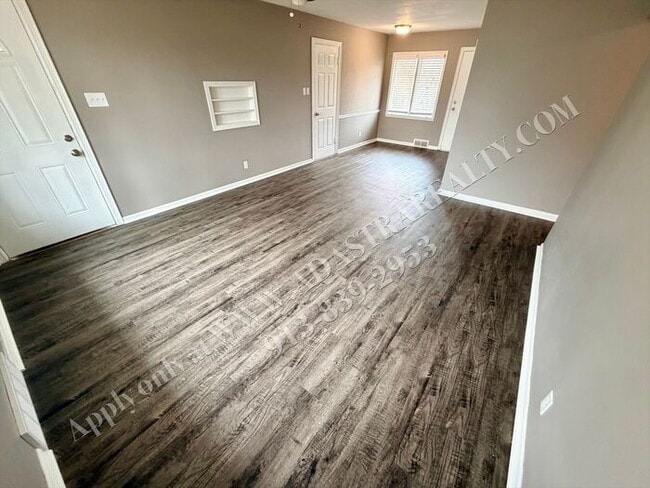 Building Photo - Cozy 3 Bed 1 Bath Home in Raytown-Available NOW!!