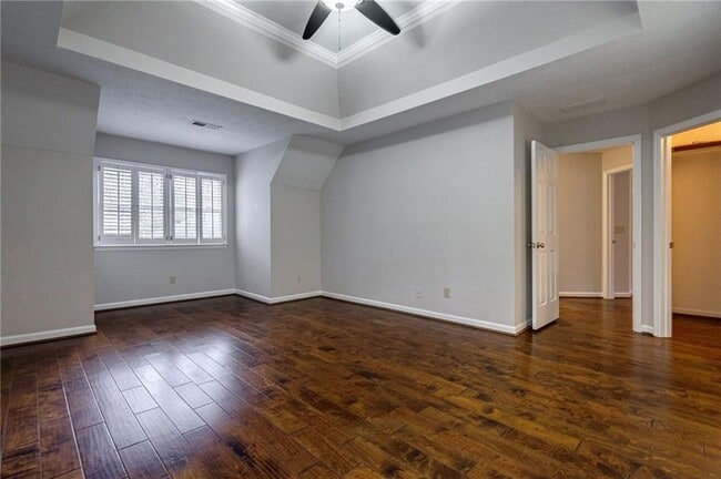Building Photo - 8895 Club River Dr