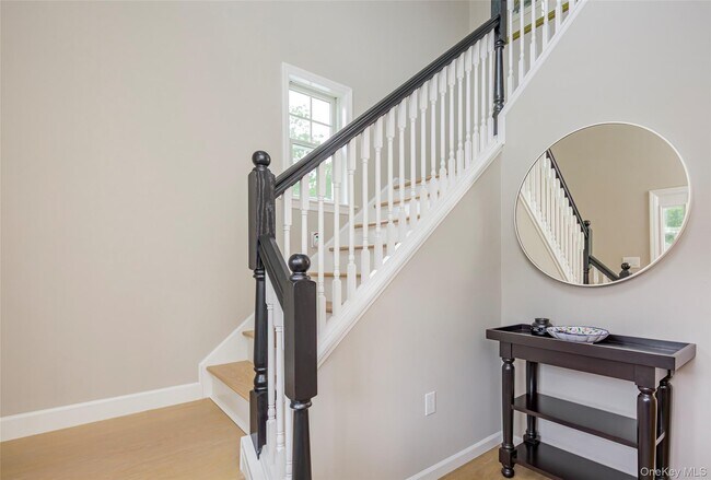 Building Photo - 15 S Beach Rd