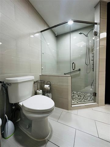 Building Photo - 6646 E Lovers Ln