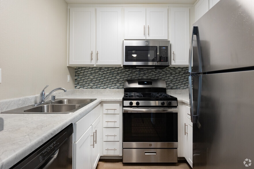 760 S Hill Rd - Capes at Ventura