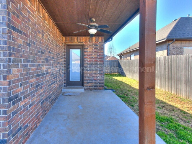 Building Photo - 20575 Pioneer Dr